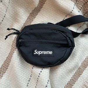 Supreme waist bag / fanny pack